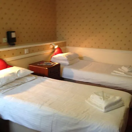 Cliffdene Hotel 2*